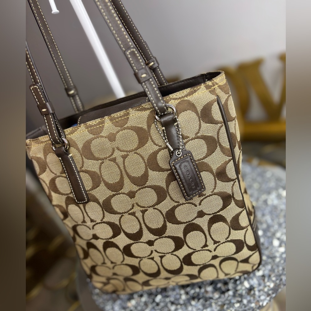 Coach 2006 vintage Signature tote shoulder handbags EUC - Picture 3 of 14